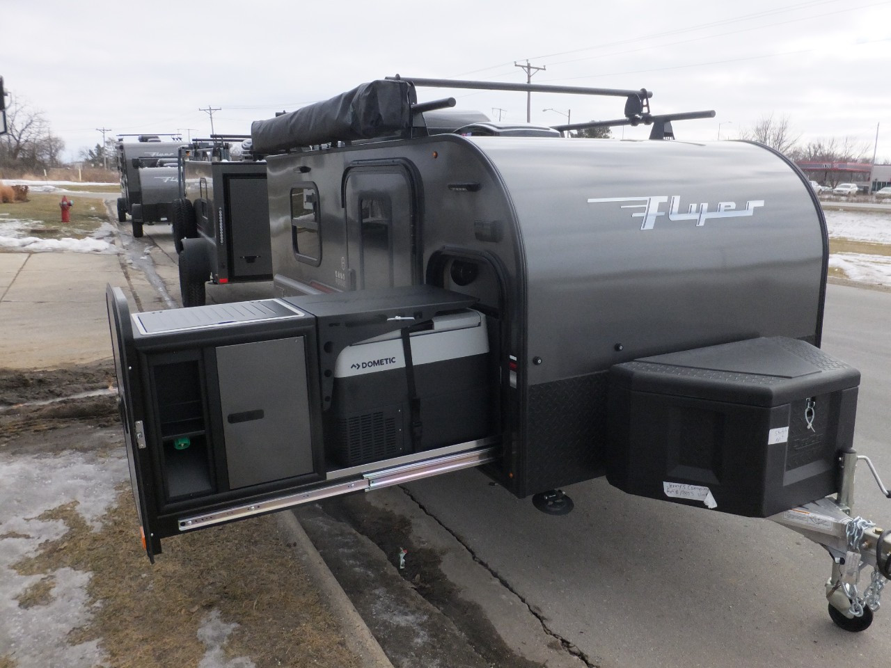 Flyer Pursue